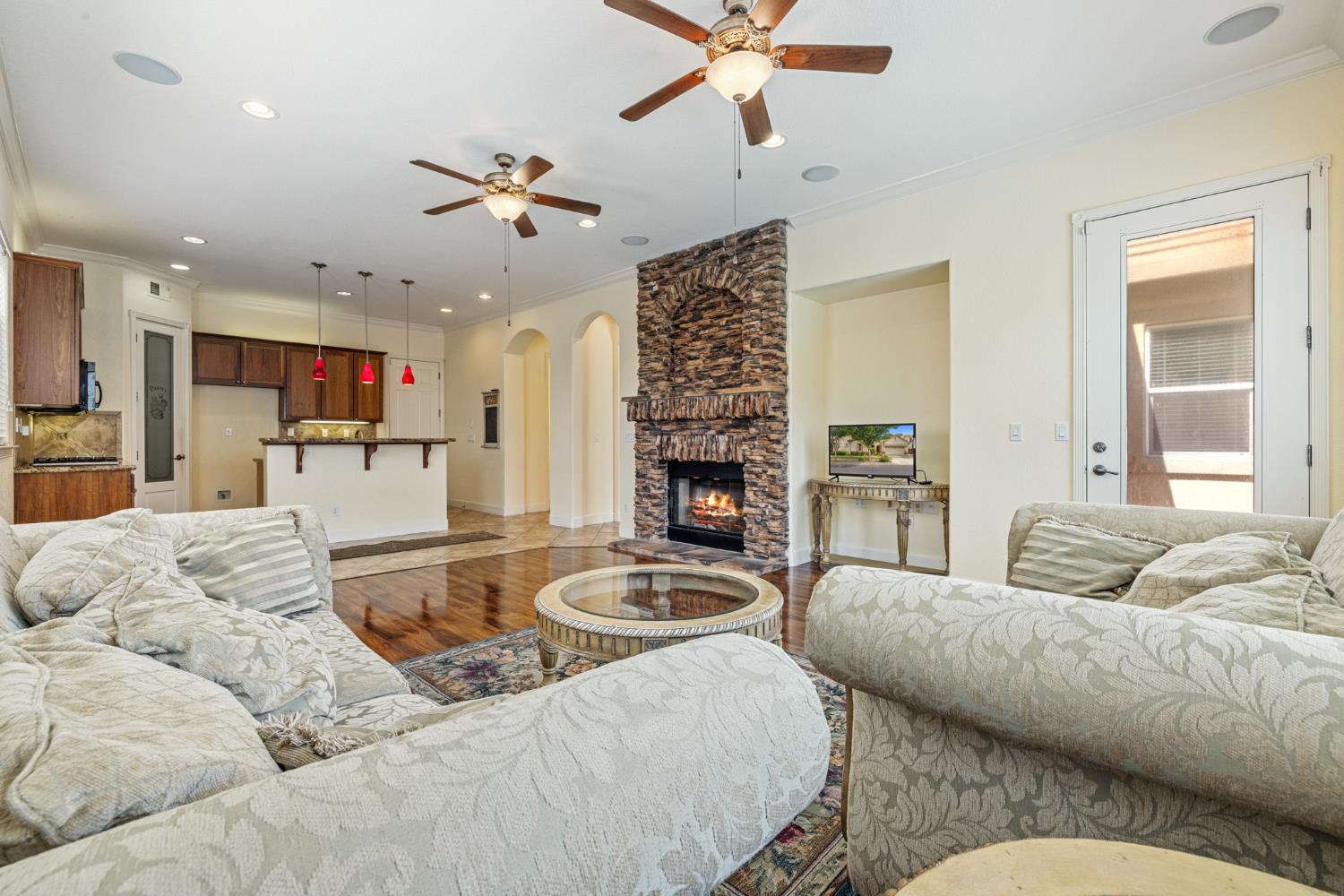 Detail Gallery Image 20 of 28 For 3501 Valley Oak Dr, Ceres,  CA 95307 - 4 Beds | 2/1 Baths