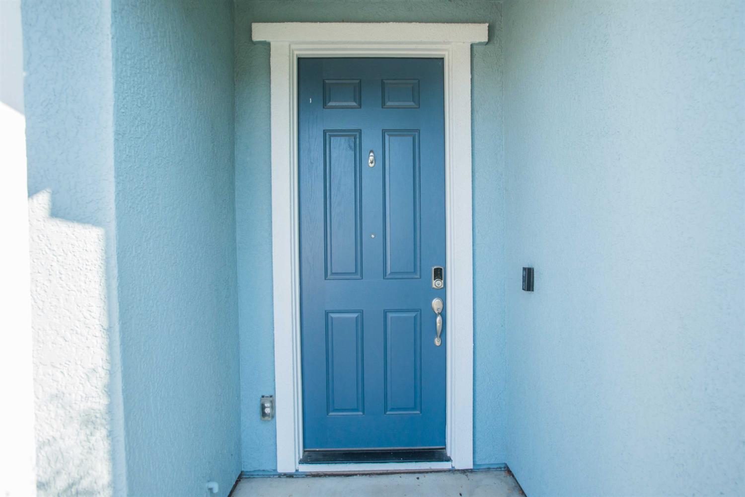Detail Gallery Image 4 of 47 For 9916 Bluefin Way, Elk Grove,  CA 95757 - 4 Beds | 2 Baths