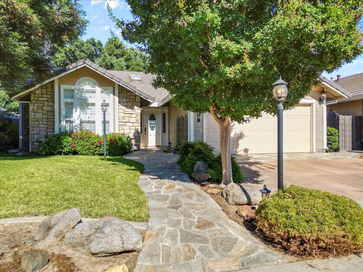 Detail Gallery Image 2 of 52 For 408 Montrose Ct, Modesto,  CA 95355 - 3 Beds | 3/1 Baths