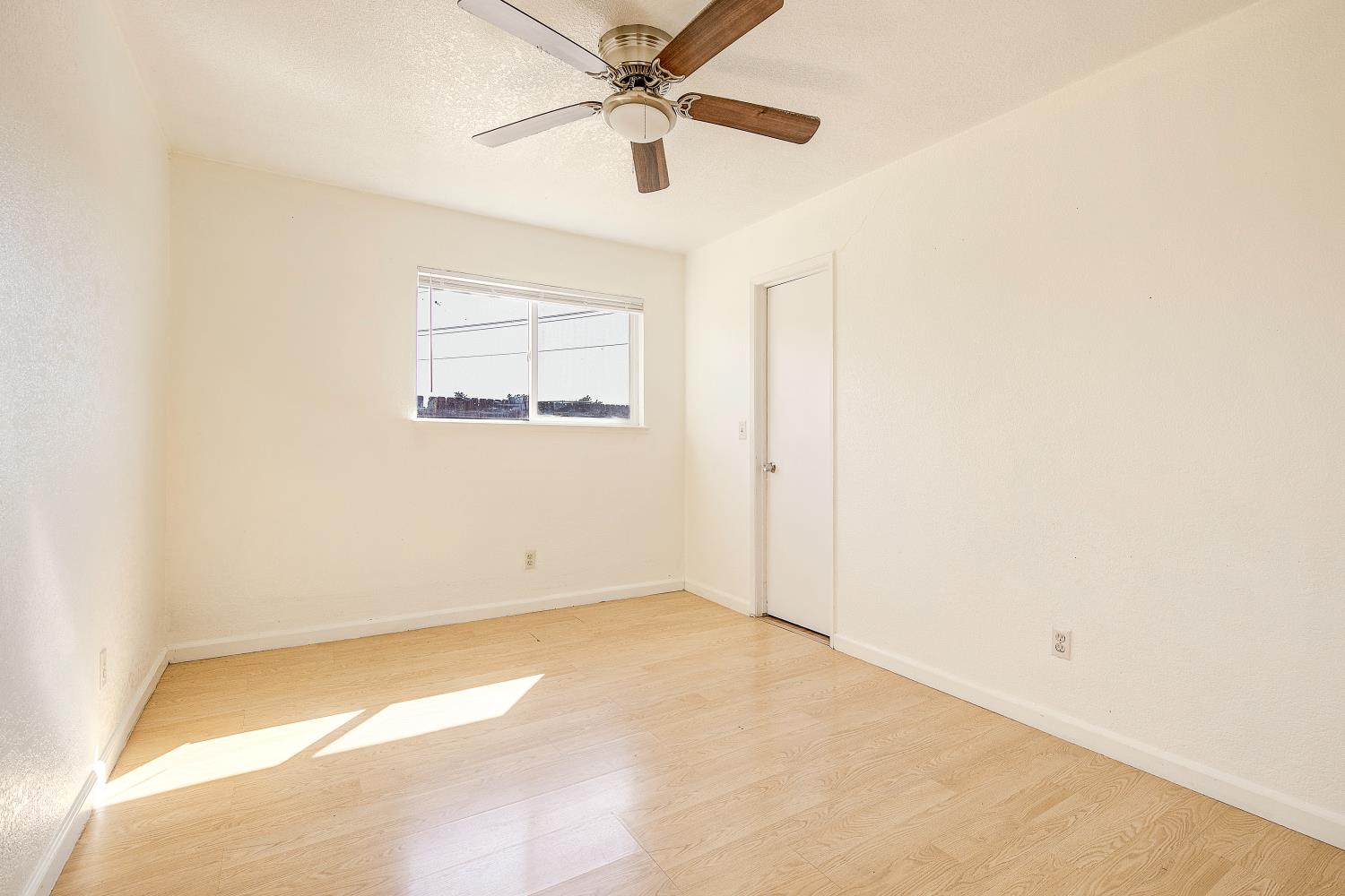 Detail Gallery Image 13 of 26 For 8916 Fox Creek Dr, Stockton,  CA 95210 - 3 Beds | 2 Baths