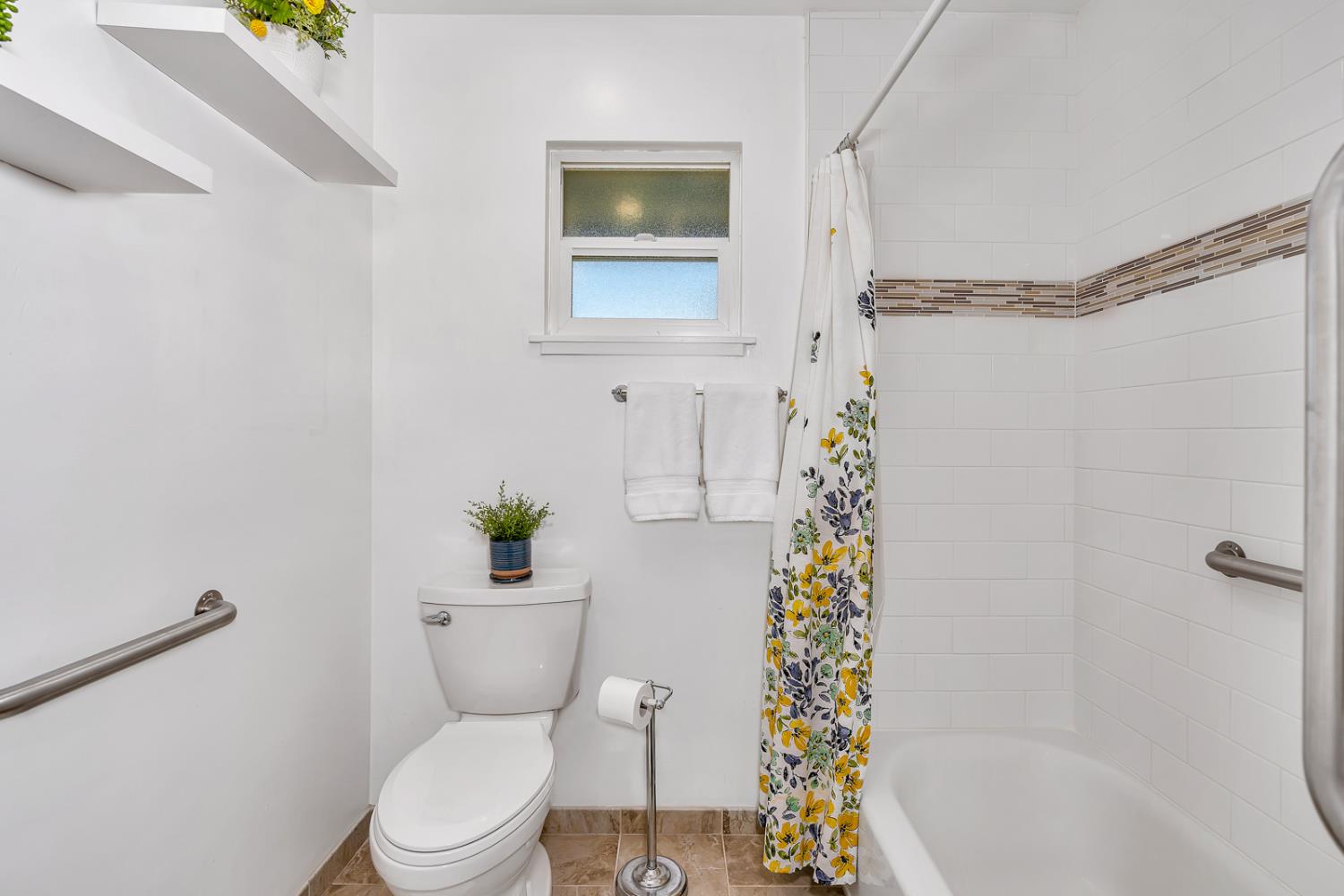 Detail Gallery Image 13 of 51 For 1586 Underwood Ave, Atwater,  CA 95301 - 3 Beds | 2 Baths