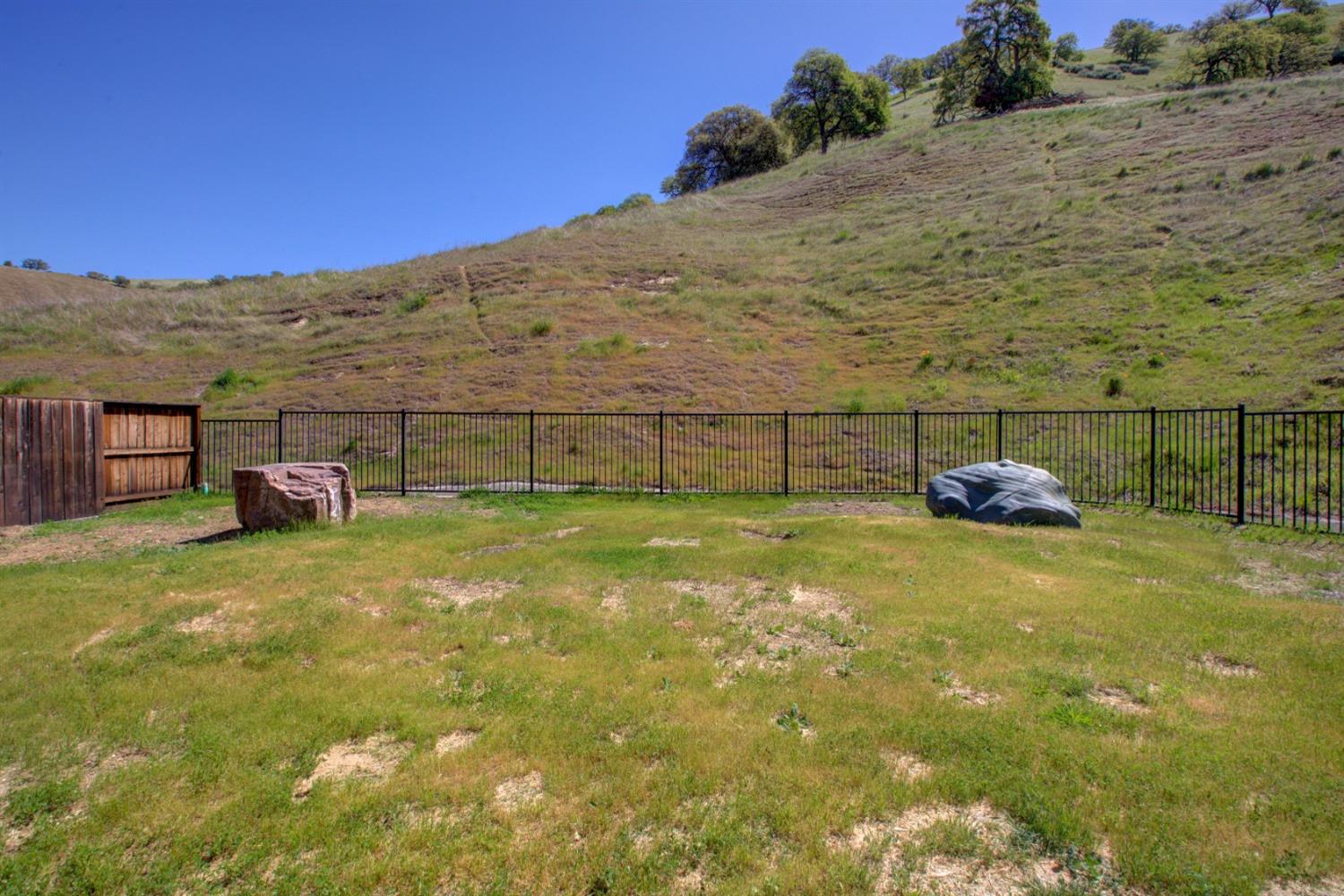 Detail Gallery Image 7 of 55 For 20676 Golf Canyon Ct, Patterson,  CA 95363 - 4 Beds | 2/1 Baths