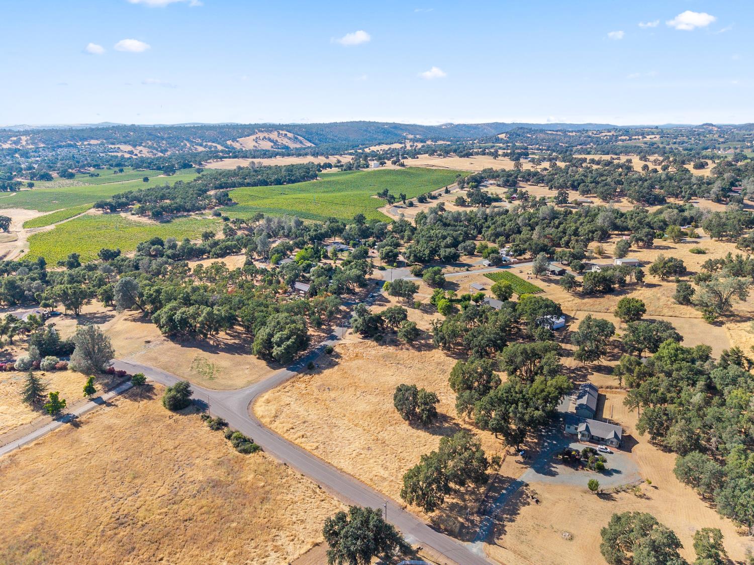 Detail Gallery Image 5 of 52 For 18350 Live Oak Ct, Plymouth,  CA 95669 - 3 Beds | 2/1 Baths