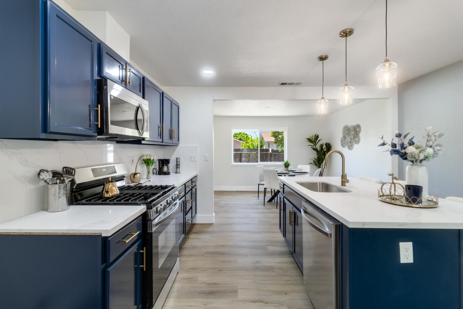 Detail Gallery Image 10 of 26 For 1335 Eucalyptus Ave, Newman,  CA 95360 - 4 Beds | 2 Baths