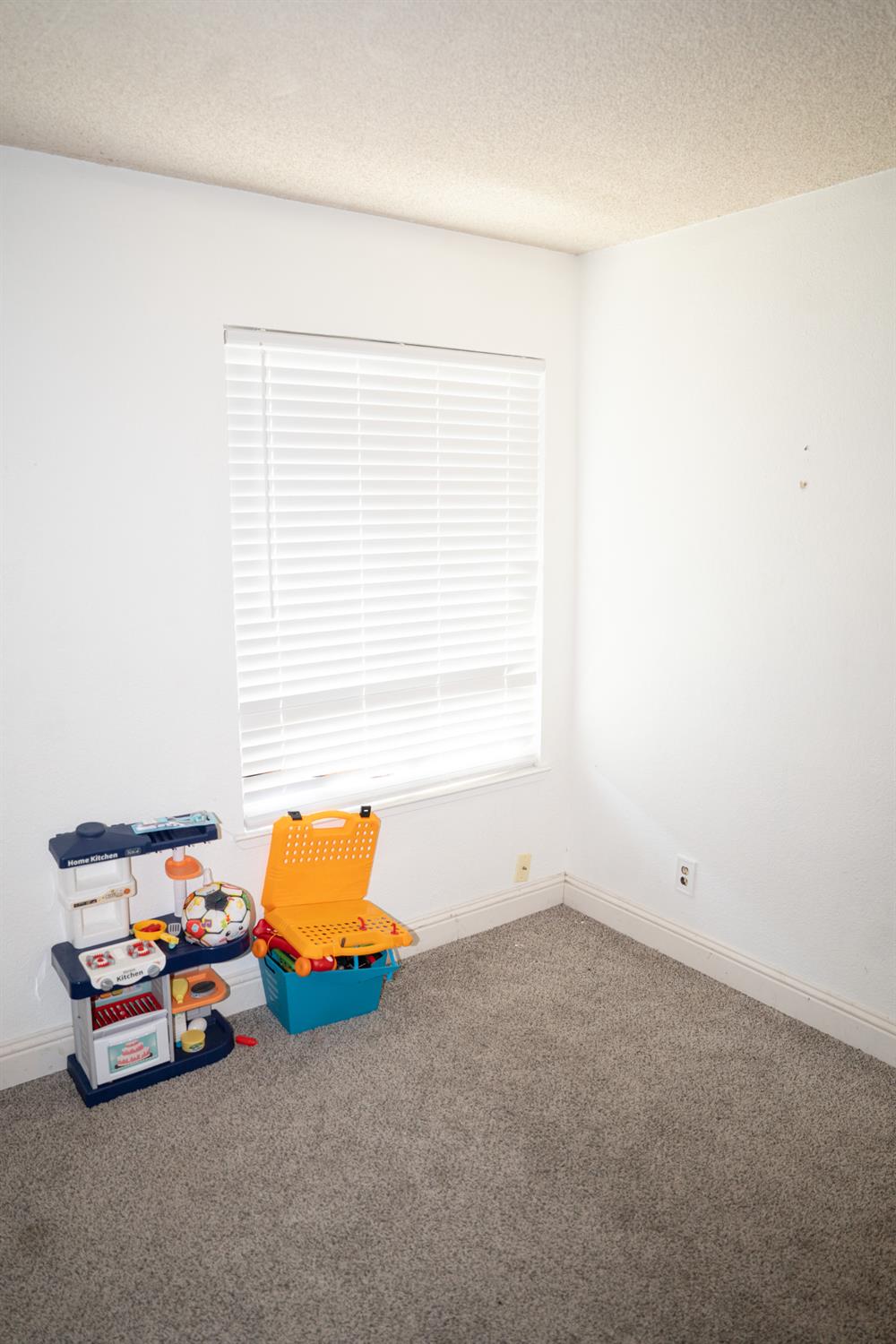 Detail Gallery Image 23 of 46 For 4370 Armadale Way, Sacramento,  CA 95823 - 3 Beds | 2 Baths