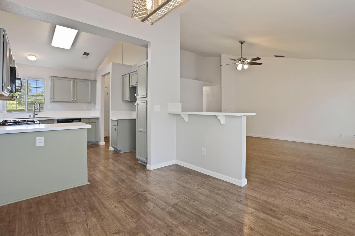 Detail Gallery Image 18 of 30 For 808 Marsh Creek Dr, Sacramento,  CA 95838 - 3 Beds | 2 Baths