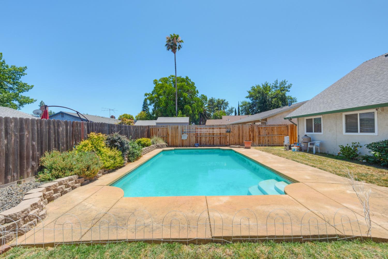 Detail Gallery Image 30 of 36 For 4209 Jump Ct, Sacramento,  CA 95826 - 5 Beds | 3 Baths