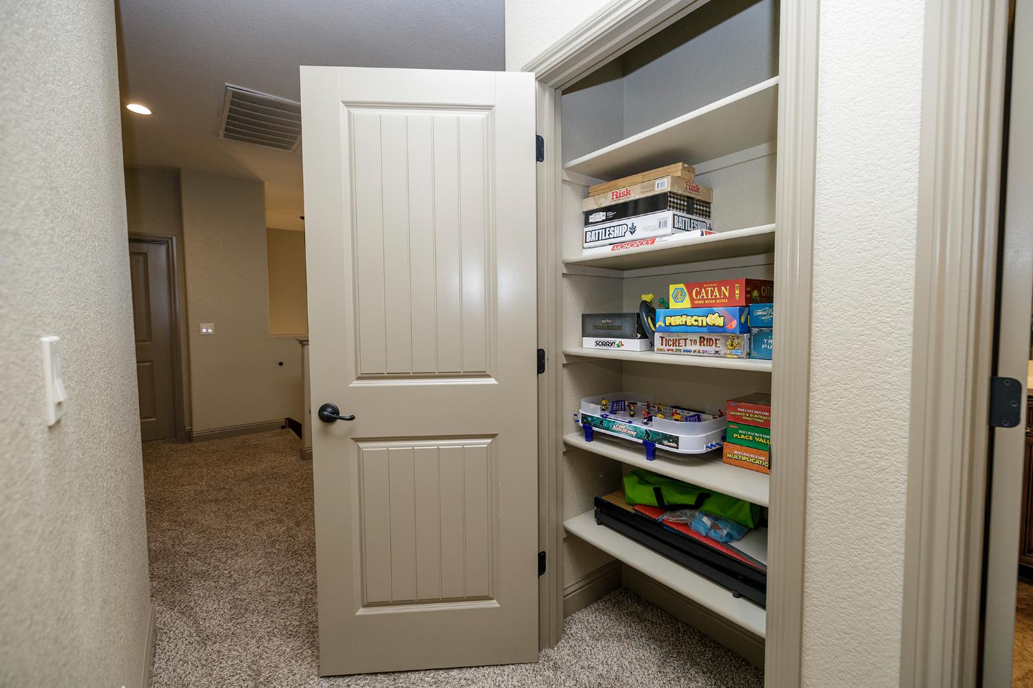 Detail Gallery Image 40 of 48 For 8725 Venetian Ter, Hilmar,  CA 95324 - 5 Beds | 3 Baths