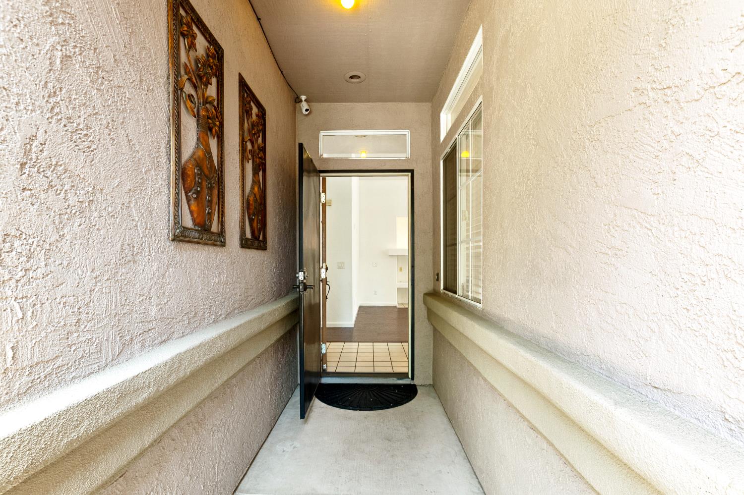 Detail Gallery Image 3 of 28 For 1929 Providence Way, Lodi,  CA 95242 - 4 Beds | 2 Baths
