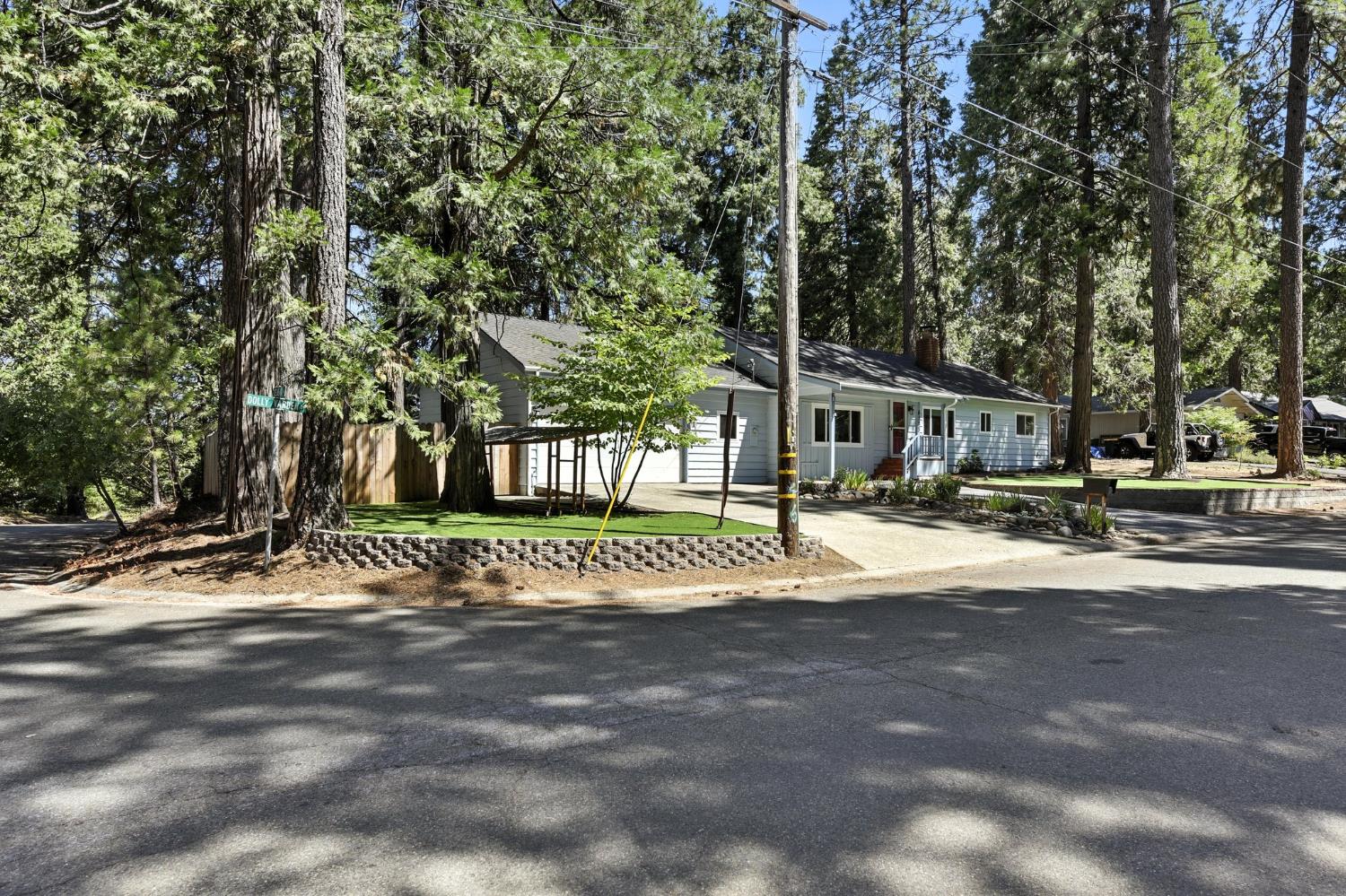 Detail Gallery Image 3 of 45 For 6143 Dolly Varden Ln, Pollock Pines,  CA 95726 - 3 Beds | 2/1 Baths