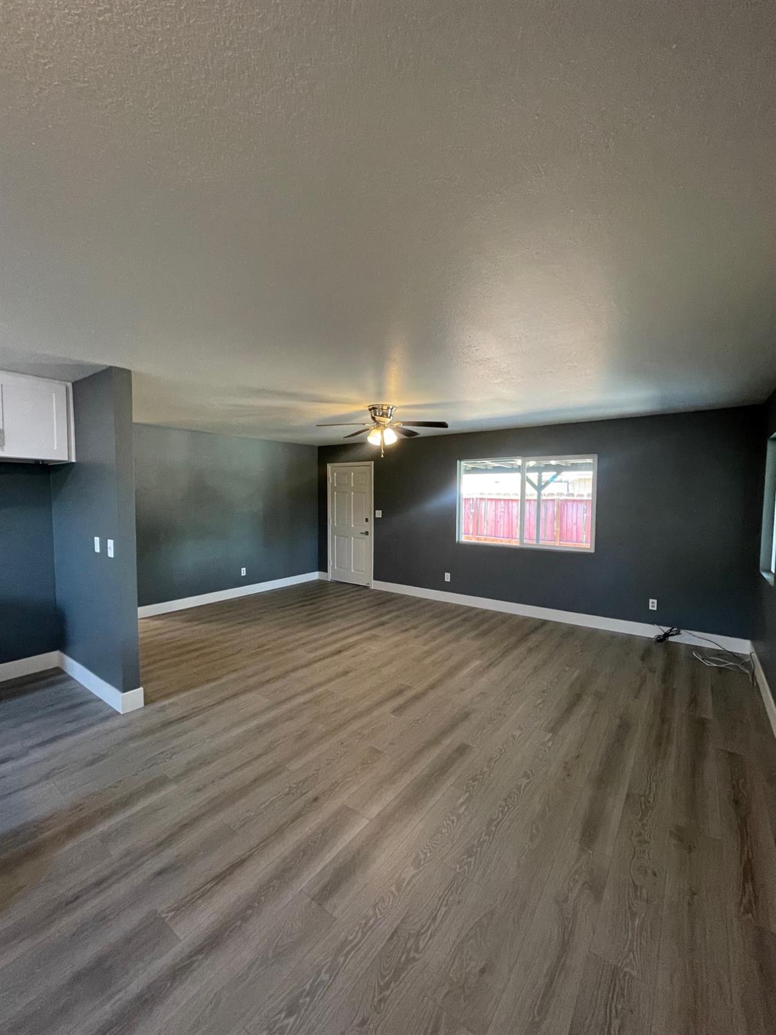 Detail Gallery Image 5 of 15 For 2636 Riverdale Ave, Modesto,  CA 95358 - 2 Beds | 1 Baths