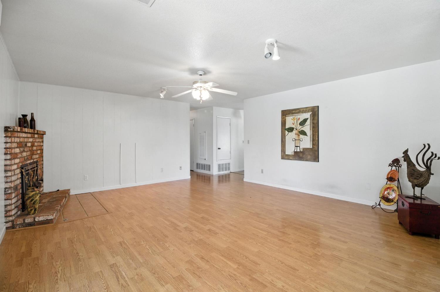 Detail Gallery Image 10 of 26 For 3400 Santos Ct, Turlock,  CA 95382 - 4 Beds | 2 Baths