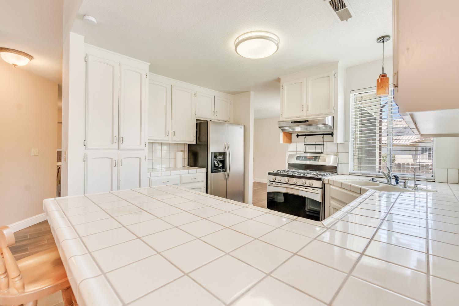 Detail Gallery Image 34 of 95 For 252 Stonewood Dr, Los Banos,  CA 93635 - 4 Beds | 3 Baths