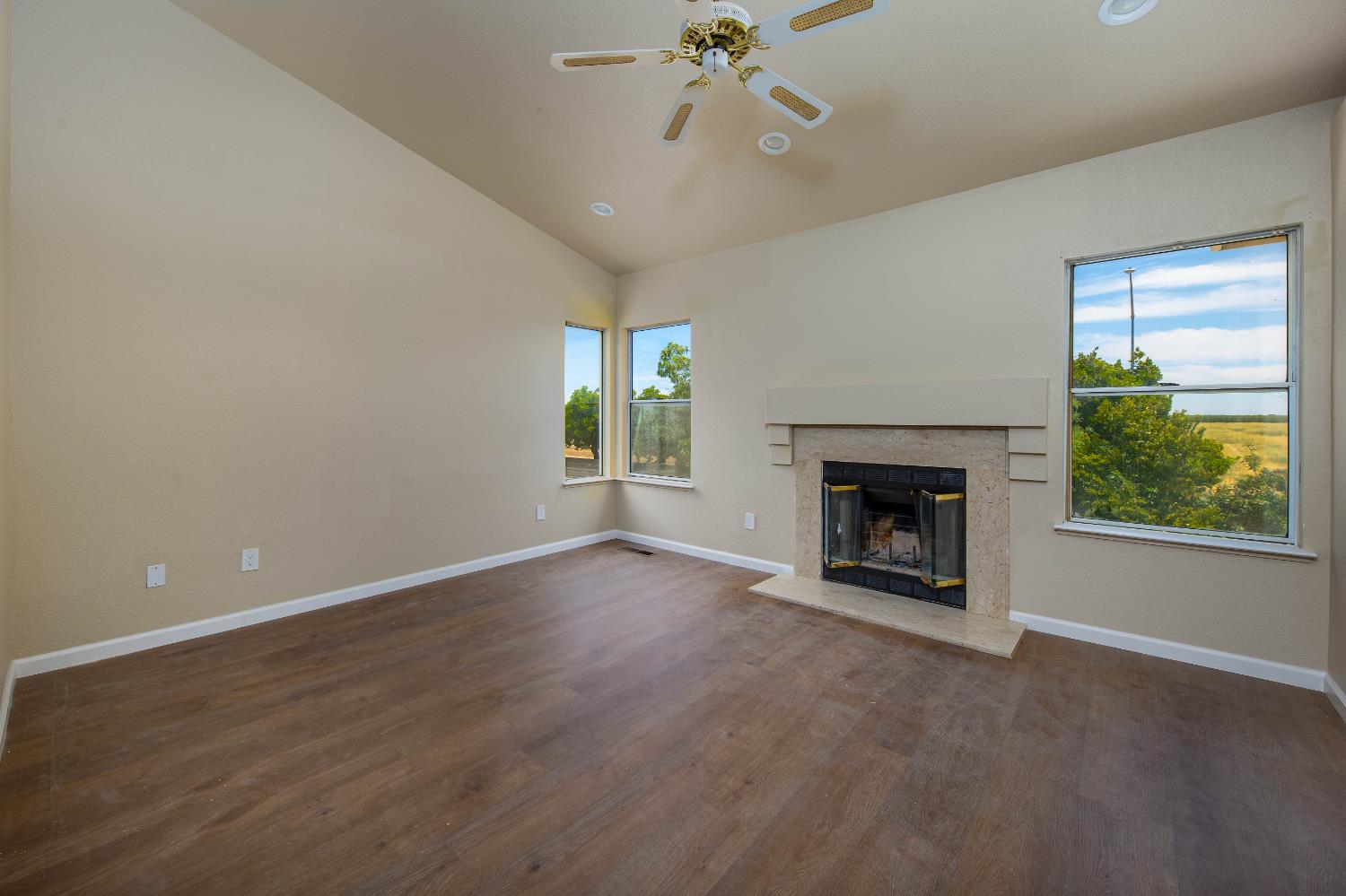 Detail Gallery Image 28 of 50 For 270 Camelot Dr, Tracy,  CA 95376 - 4 Beds | 3 Baths