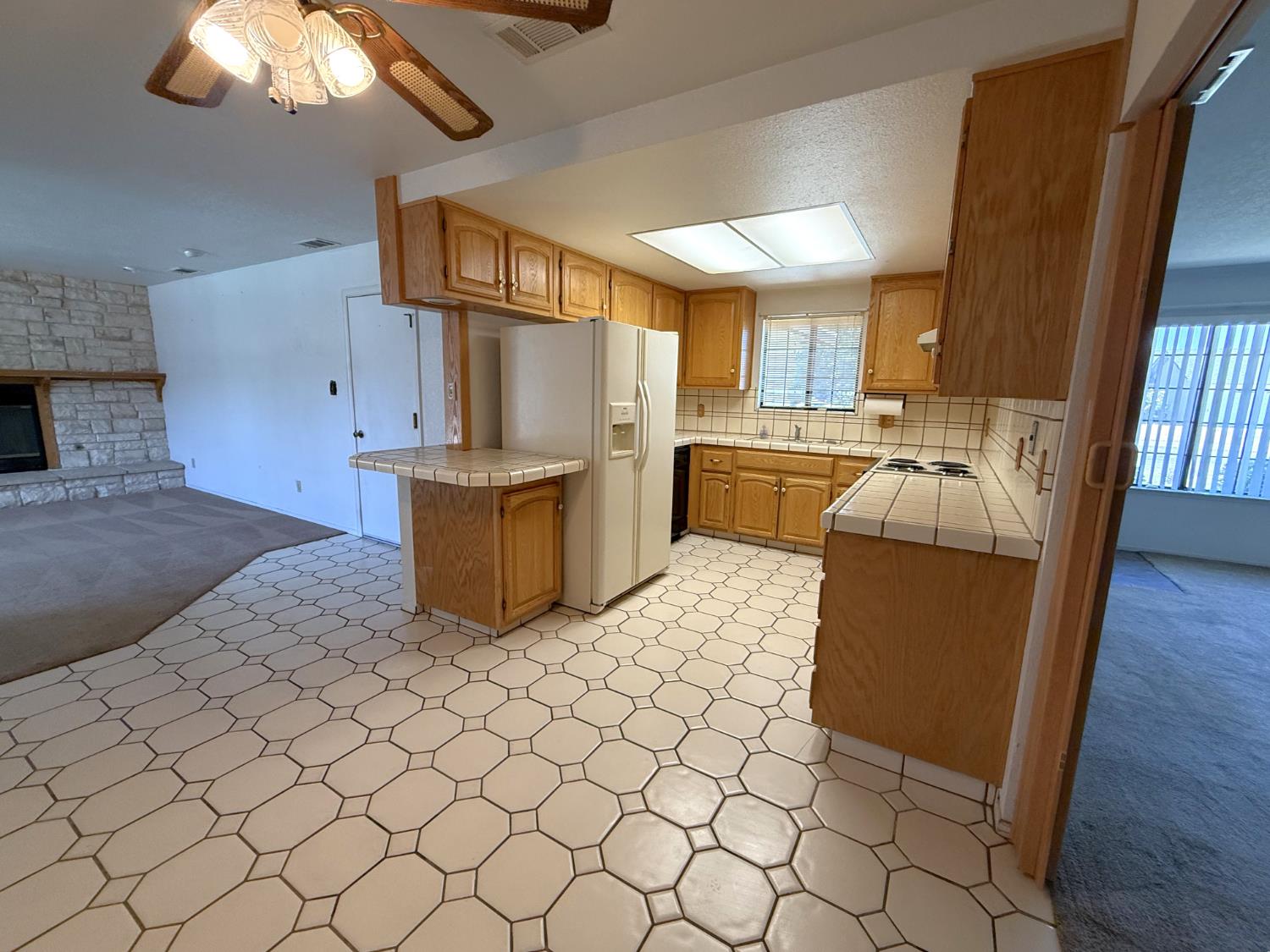 Detail Gallery Image 7 of 20 For 1517 Burgundy, Lodi,  CA 95242 - 3 Beds | 2 Baths