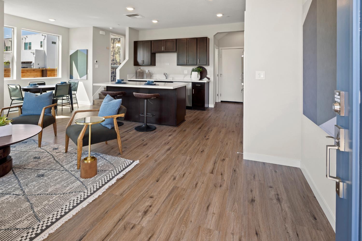 Detail Gallery Image 5 of 34 For 2037 Odin Walk, Sacramento,  CA 95835 - 3 Beds | 2/1 Baths