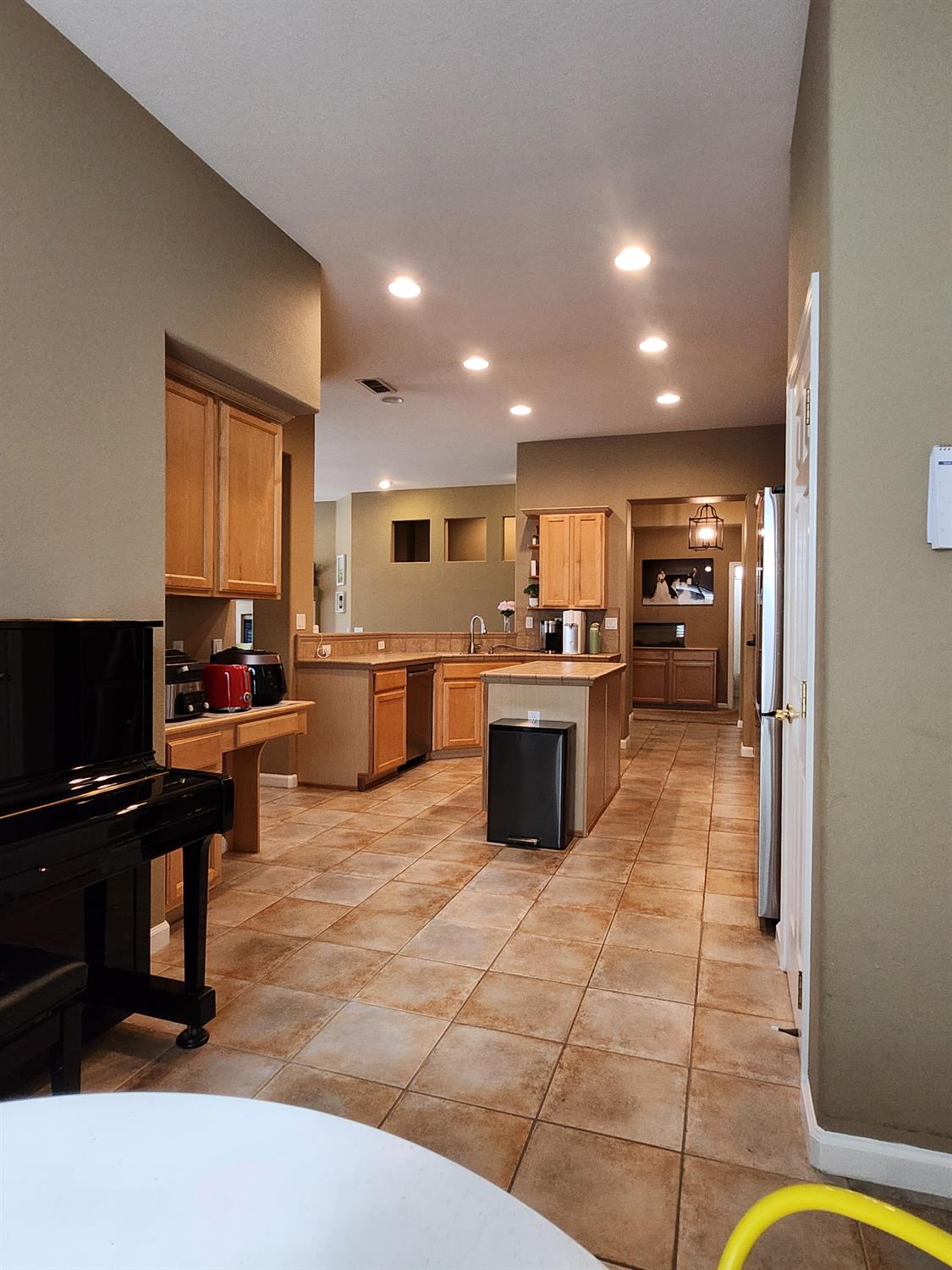 Detail Gallery Image 16 of 19 For 10021 Prairie Dunes Way, Sacramento,  CA 95829 - 4 Beds | 2 Baths