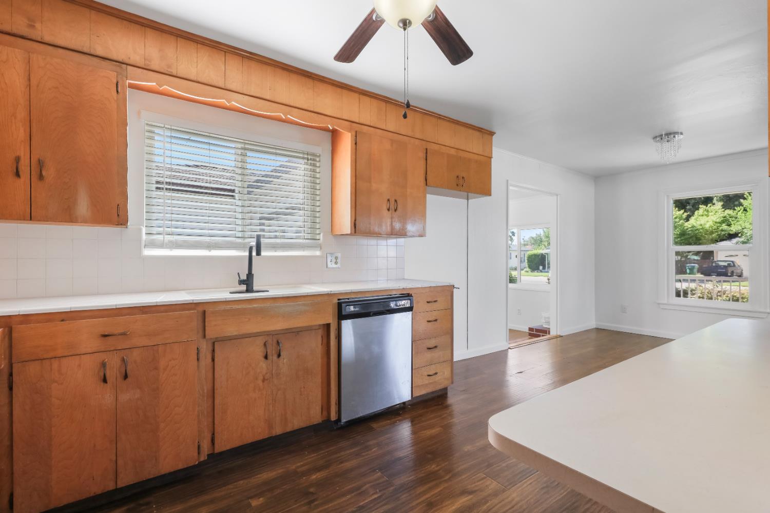 Detail Gallery Image 10 of 29 For 535 Alicante Dr, Lodi,  CA 95240 - 3 Beds | 1 Baths