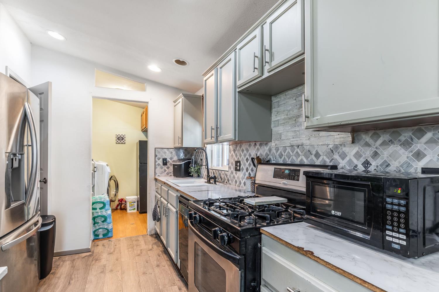 Detail Gallery Image 14 of 47 For 1050 W Capitol Ave 11, West Sacramento,  CA 95691 - 3 Beds | 2 Baths