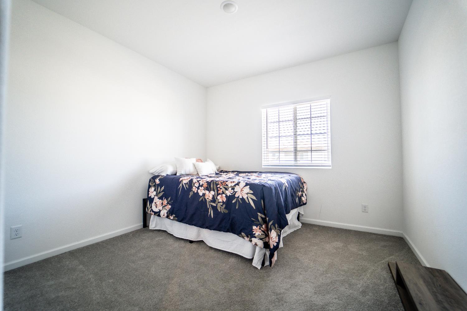 Detail Gallery Image 11 of 27 For 12204 Paint Horse Ct, Rancho Cordova,  CA 95742 - 3 Beds | 2/1 Baths