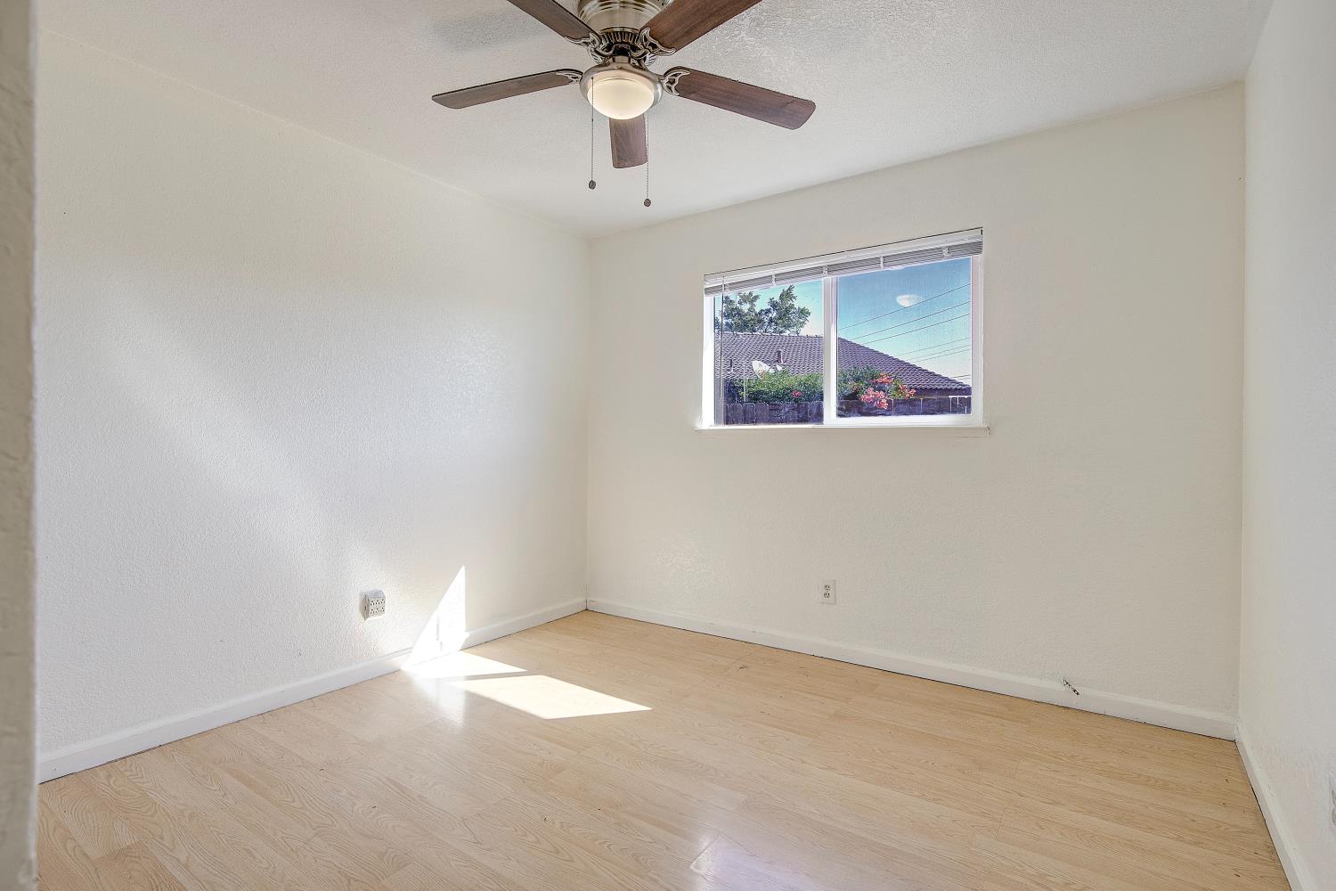 Detail Gallery Image 12 of 26 For 8916 Fox Creek Dr, Stockton,  CA 95210 - 3 Beds | 2 Baths