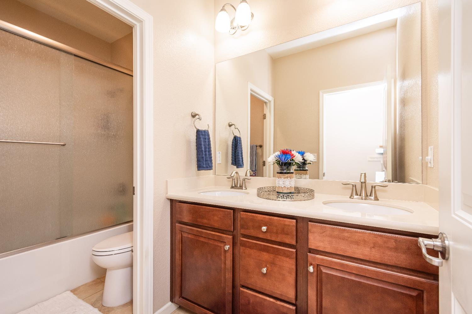 Detail Gallery Image 40 of 64 For 5394 Otter Pond Way, Rancho Cordova,  CA 95742 - 5 Beds | 3 Baths