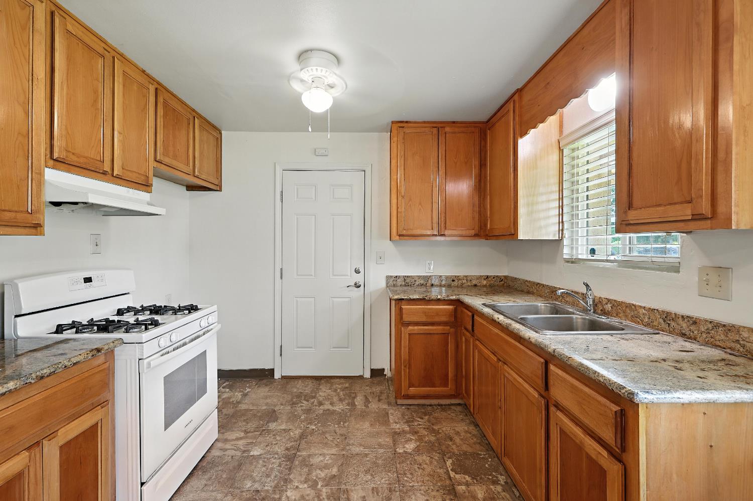 Detail Gallery Image 12 of 35 For 495 Q St, Merced,  CA 95341 - 3 Beds | 1 Baths