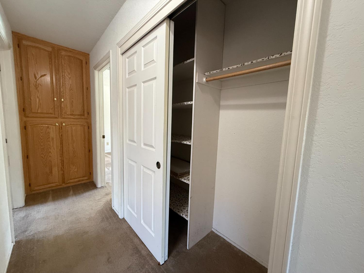 Detail Gallery Image 5 of 20 For 1517 Burgundy, Lodi,  CA 95242 - 3 Beds | 2 Baths