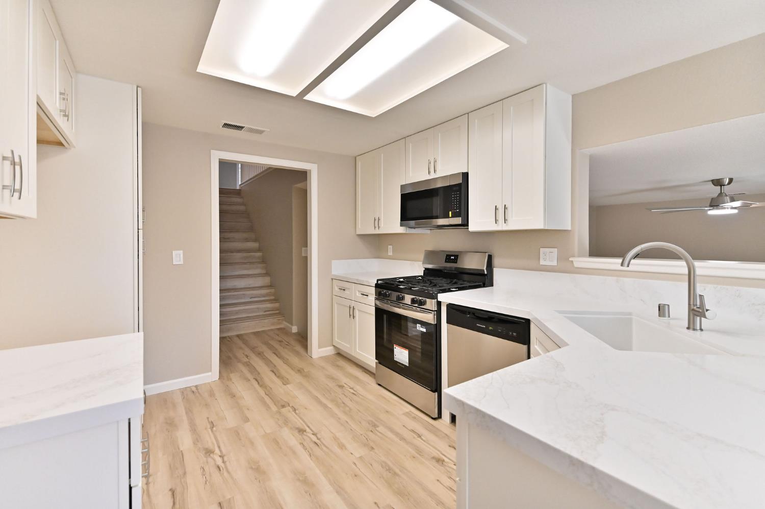 Detail Gallery Image 16 of 52 For 2216 Boston Way, Modesto,  CA 95355 - 4 Beds | 3 Baths