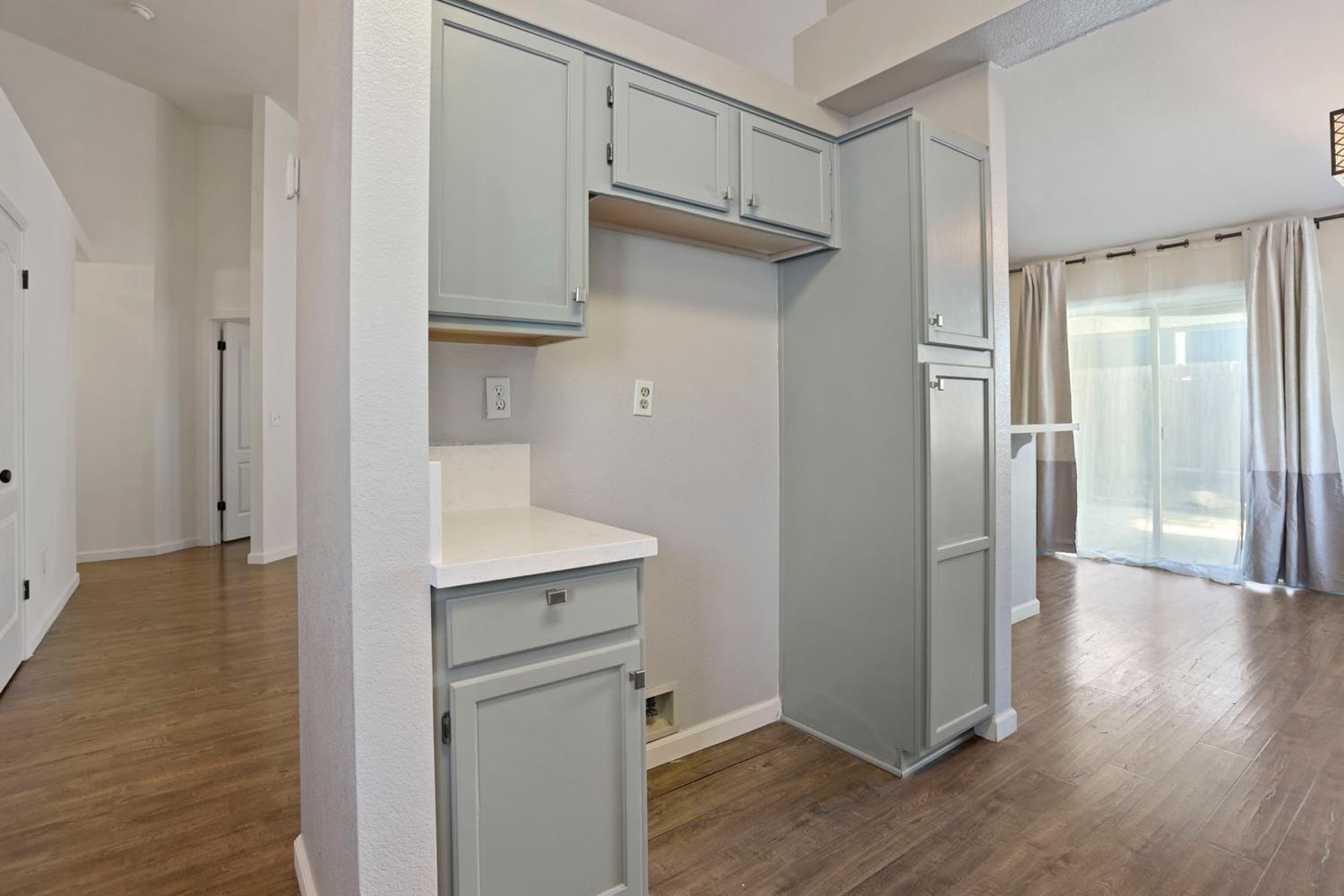 Detail Gallery Image 10 of 30 For 808 Marsh Creek Dr, Sacramento,  CA 95838 - 3 Beds | 2 Baths