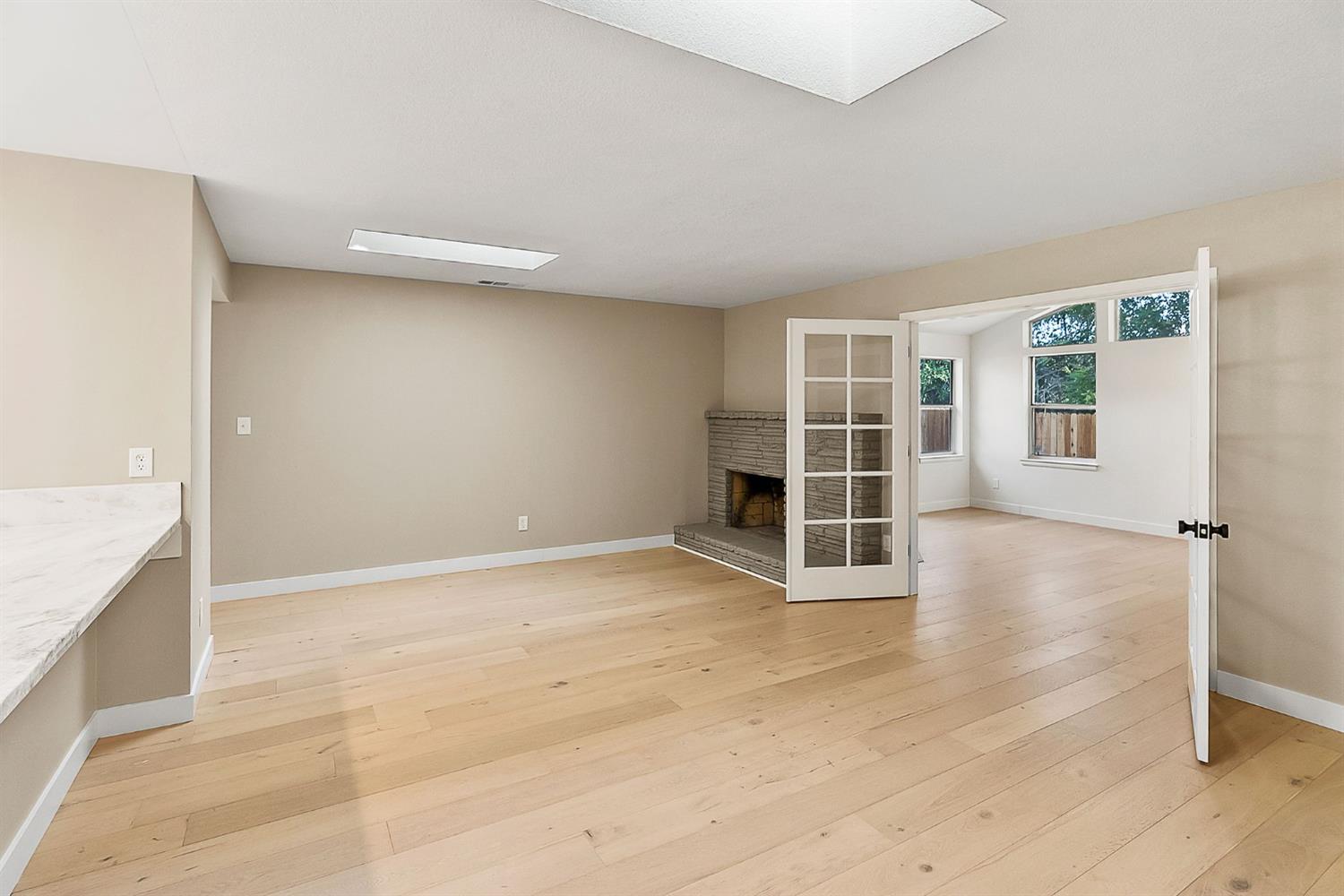 Detail Gallery Image 9 of 50 For 7548 Widgeon Way, Fair Oaks,  CA 95628 - 4 Beds | 2 Baths