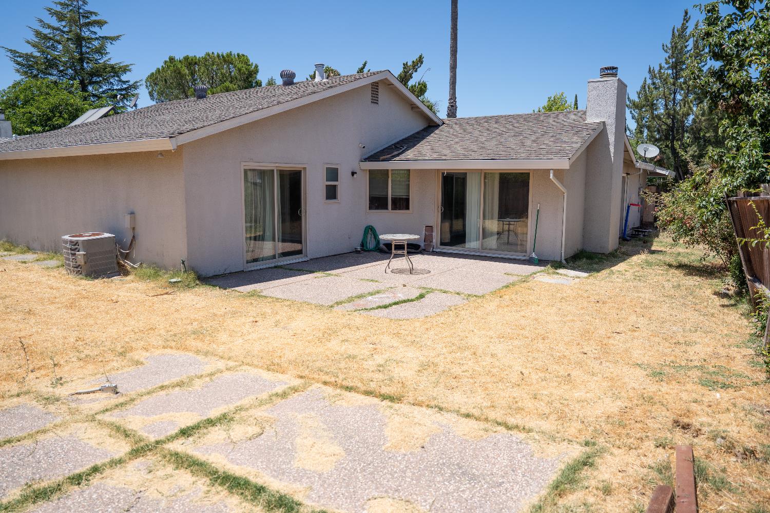 Detail Gallery Image 33 of 46 For 4370 Armadale Way, Sacramento,  CA 95823 - 3 Beds | 2 Baths