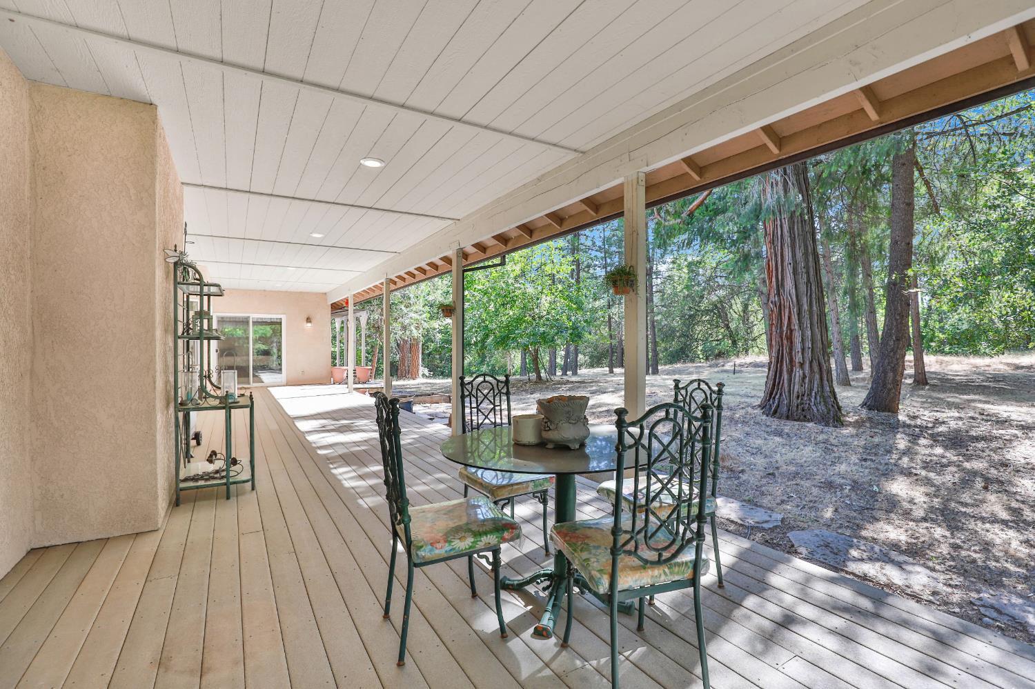 Detail Gallery Image 8 of 38 For 4351 Puerta Del Sol, Camino,  CA 95709 - 3 Beds | 2/1 Baths