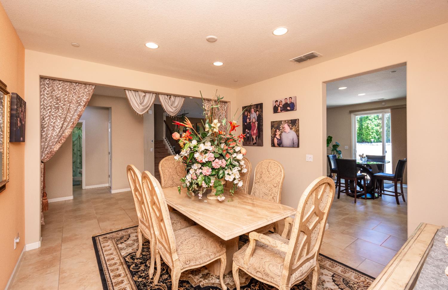 Detail Gallery Image 15 of 64 For 5394 Otter Pond Way, Rancho Cordova,  CA 95742 - 5 Beds | 3 Baths