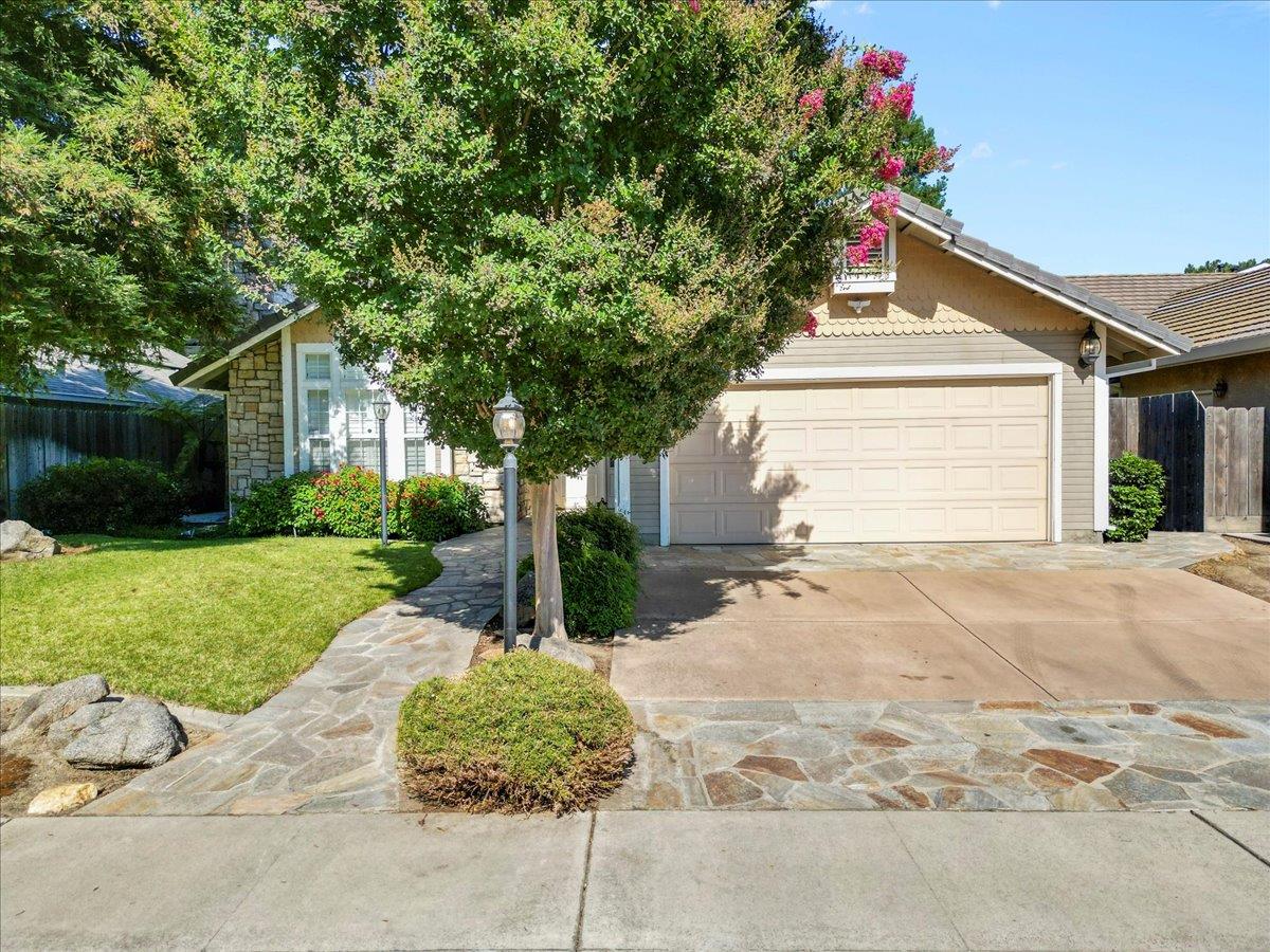 Detail Gallery Image 3 of 52 For 408 Montrose Ct, Modesto,  CA 95355 - 3 Beds | 3/1 Baths