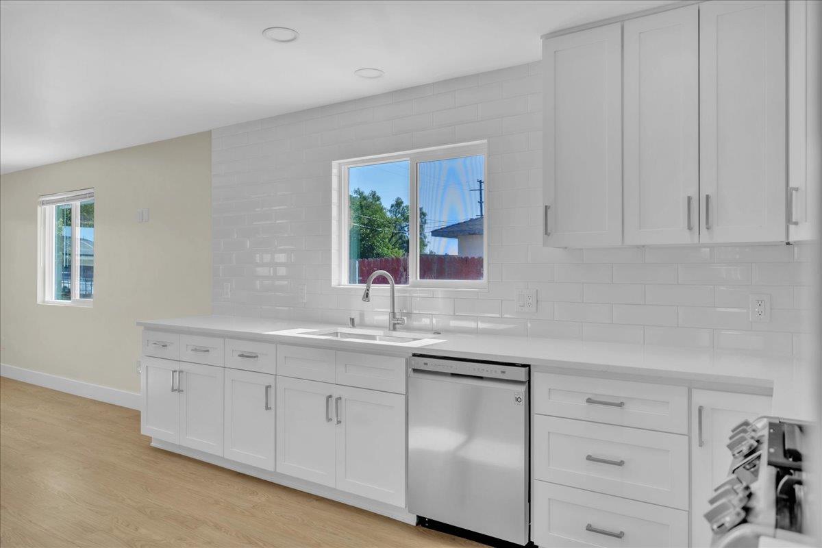 Detail Gallery Image 10 of 36 For 3125 Gladys Ave, West Sacramento,  CA 95691 - 2 Beds | 3/1 Baths
