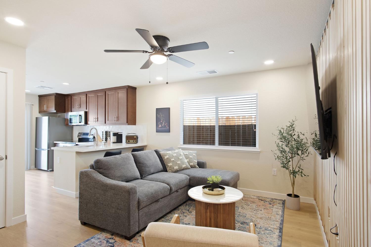 Detail Gallery Image 7 of 23 For 1222 Impression St, Turlock,  CA 95380 - 2 Beds | 2 Baths