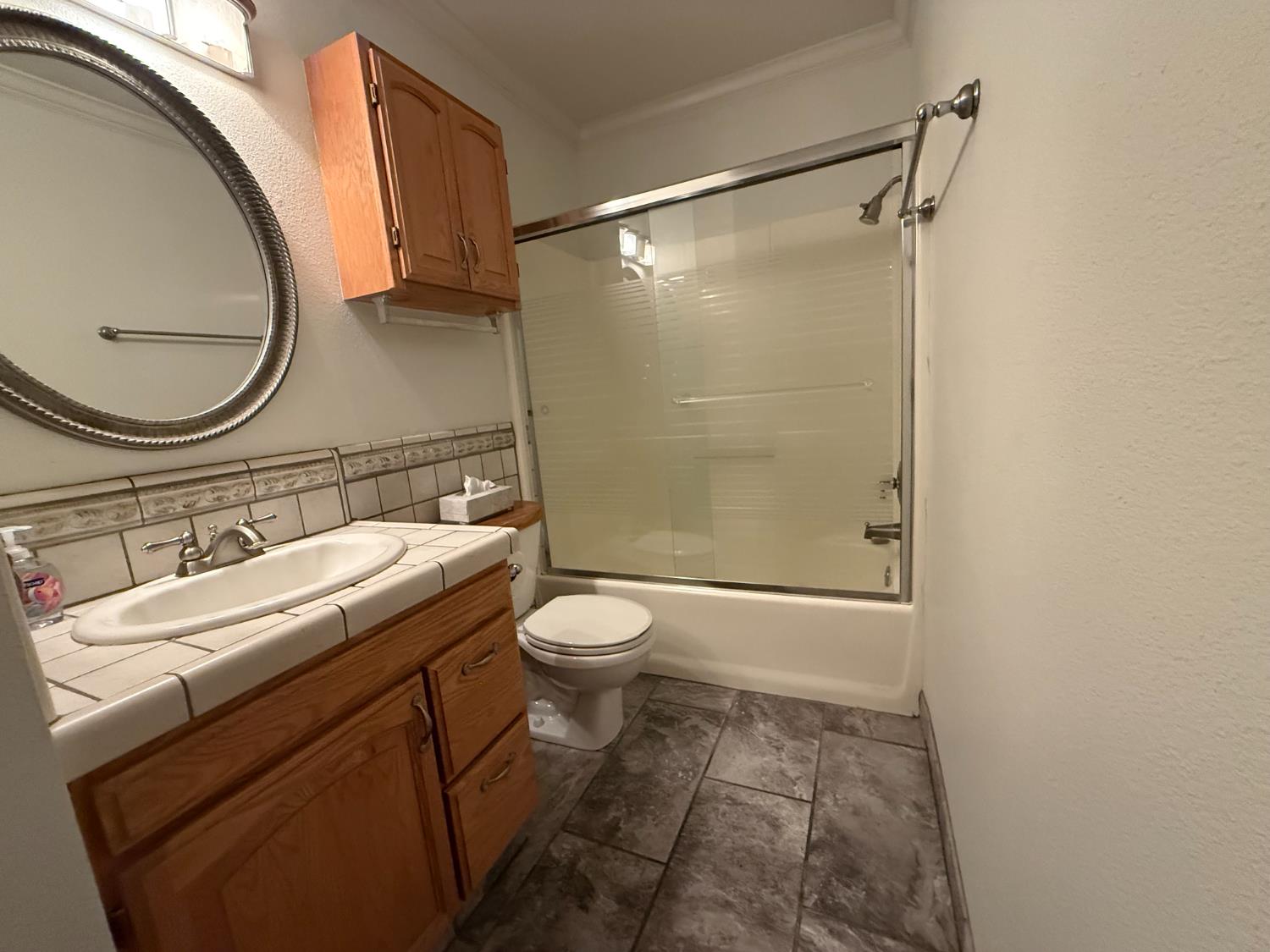 Detail Gallery Image 10 of 20 For 1517 Burgundy, Lodi,  CA 95242 - 3 Beds | 2 Baths