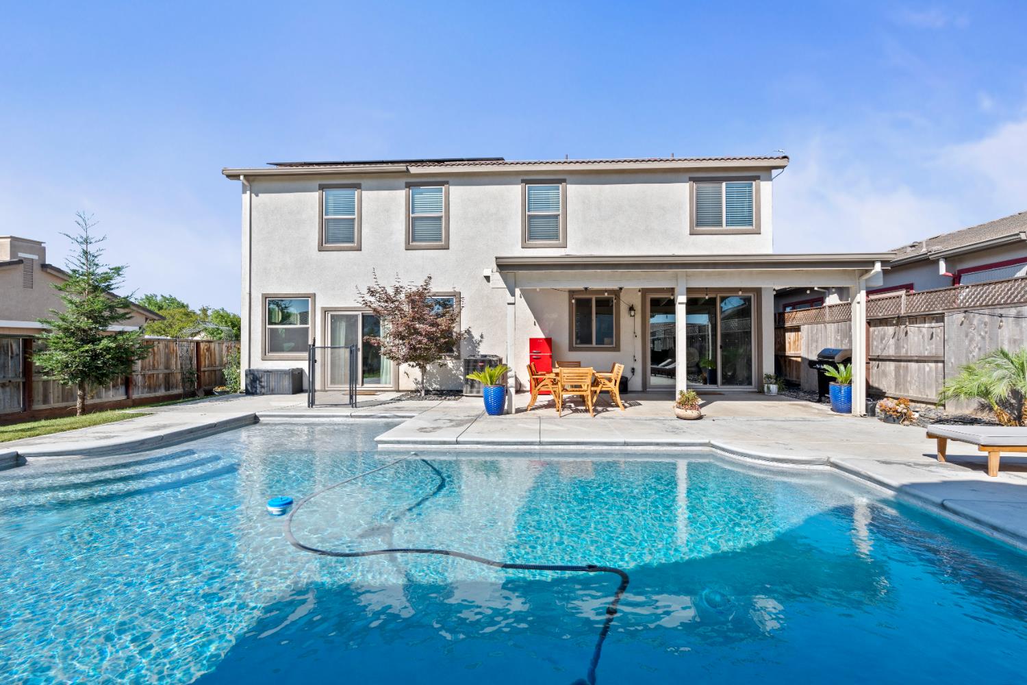 Detail Gallery Image 2 of 39 For 587 Bascule Dr, Oakdale,  CA 95361 - 4 Beds | 3 Baths