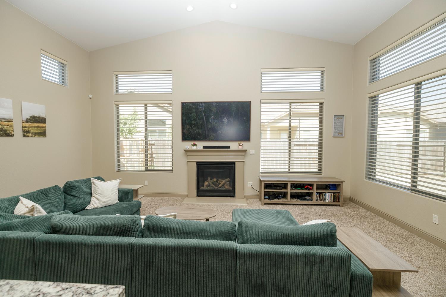 Detail Gallery Image 21 of 48 For 8725 Venetian Ter, Hilmar,  CA 95324 - 5 Beds | 3 Baths