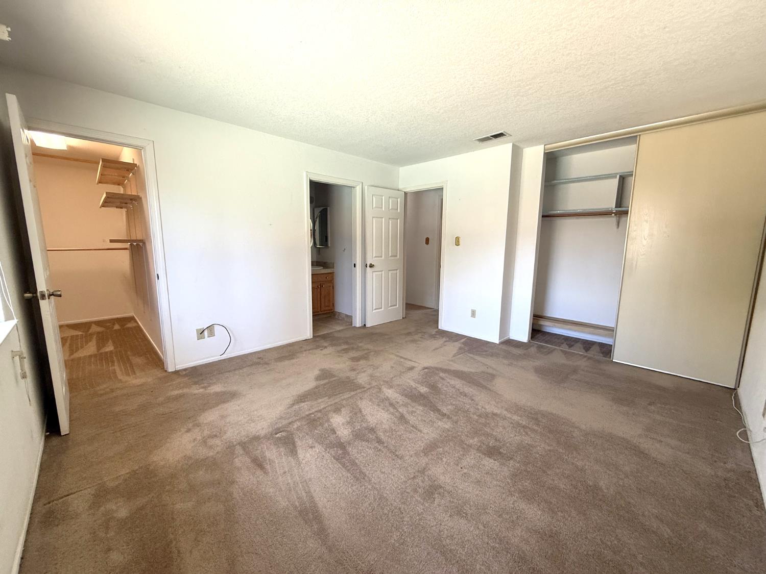 Detail Gallery Image 12 of 20 For 1517 Burgundy, Lodi,  CA 95242 - 3 Beds | 2 Baths