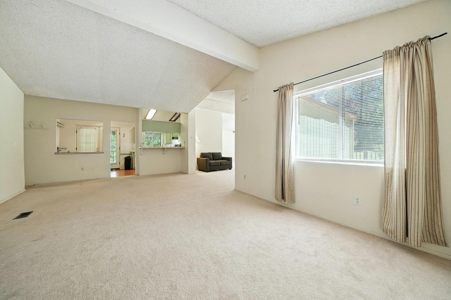 Detail Gallery Image 12 of 80 For 16000 Sutter Creek Rd, Sutter Creek,  CA 95685 - 3 Beds | 2 Baths