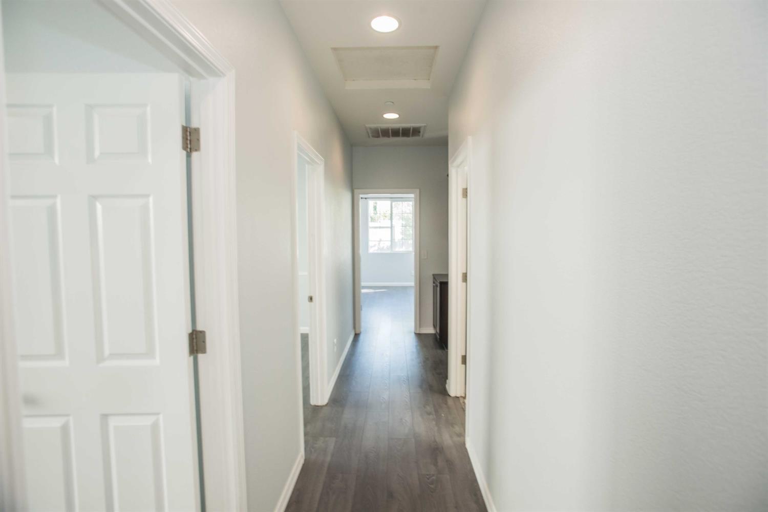Detail Gallery Image 34 of 47 For 9916 Bluefin Way, Elk Grove,  CA 95757 - 4 Beds | 2 Baths