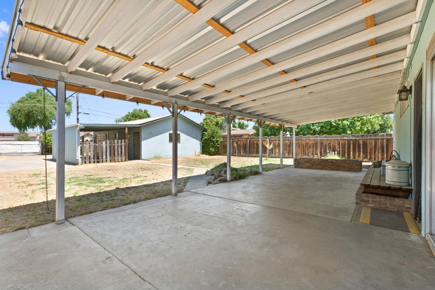 Detail Gallery Image 17 of 29 For 400 W G St, Oakdale,  CA 95361 - 3 Beds | 1 Baths