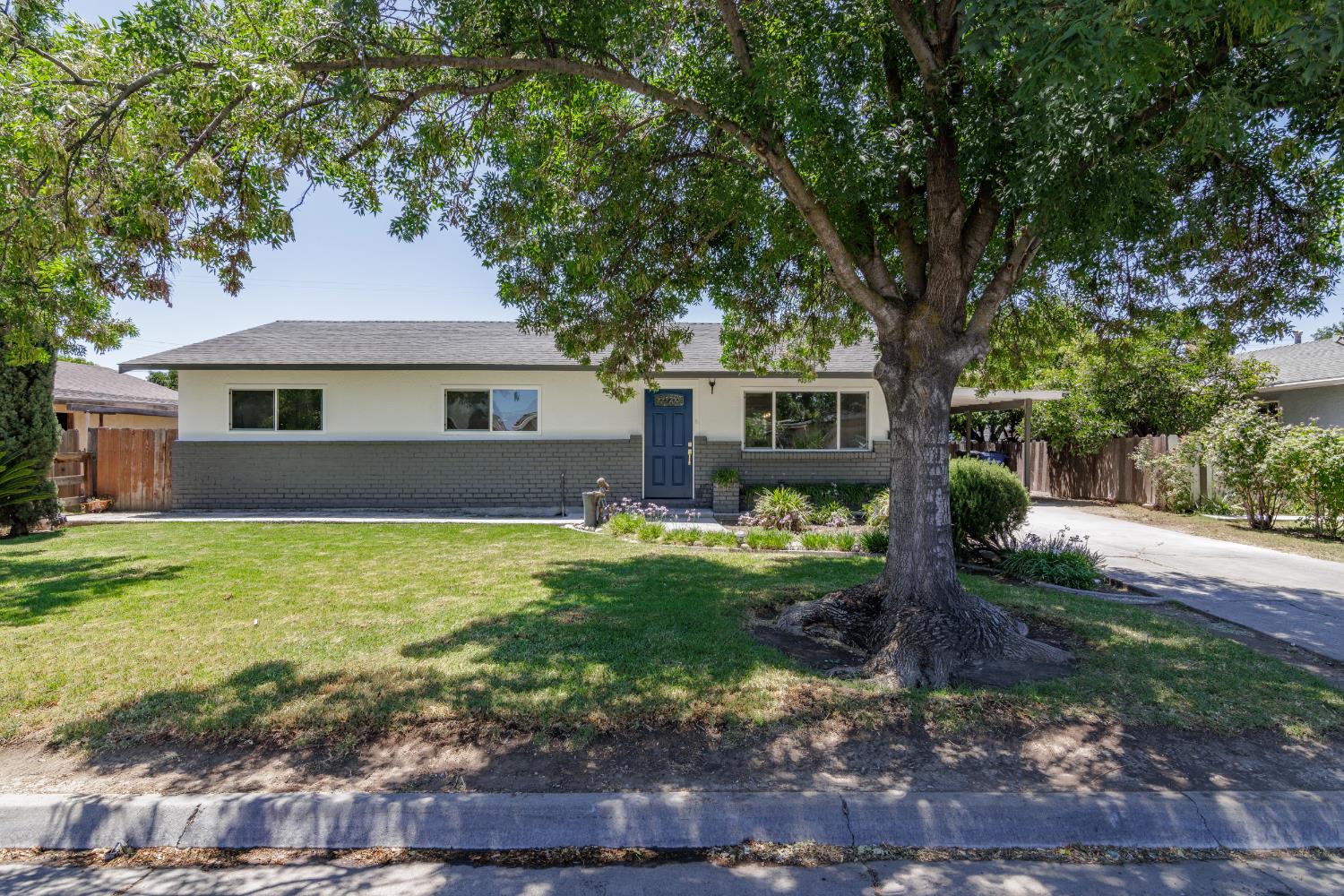 Detail Gallery Image 1 of 26 For 1335 Eucalyptus Ave, Newman,  CA 95360 - 4 Beds | 2 Baths