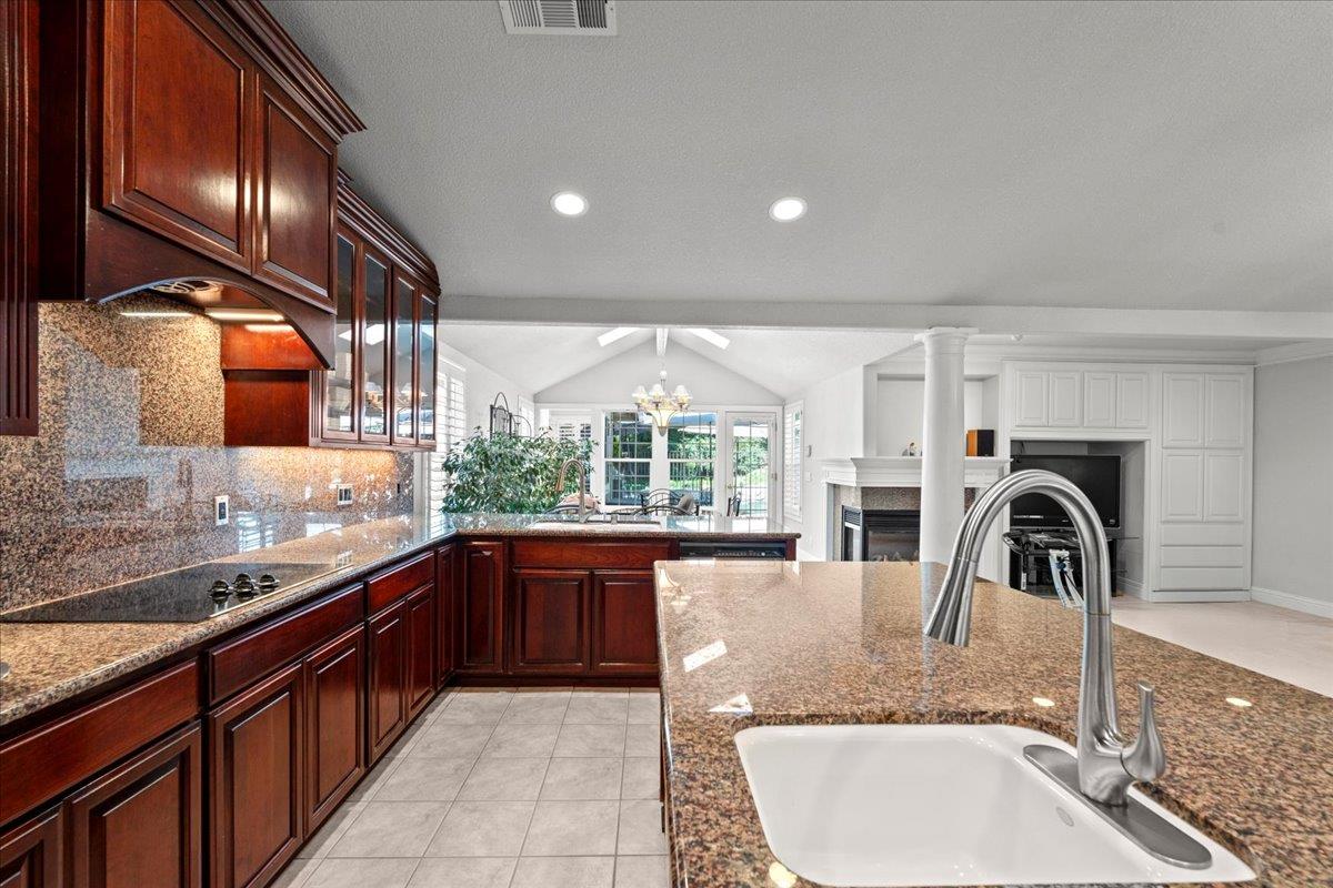 Detail Gallery Image 16 of 52 For 408 Montrose Ct, Modesto,  CA 95355 - 3 Beds | 3/1 Baths