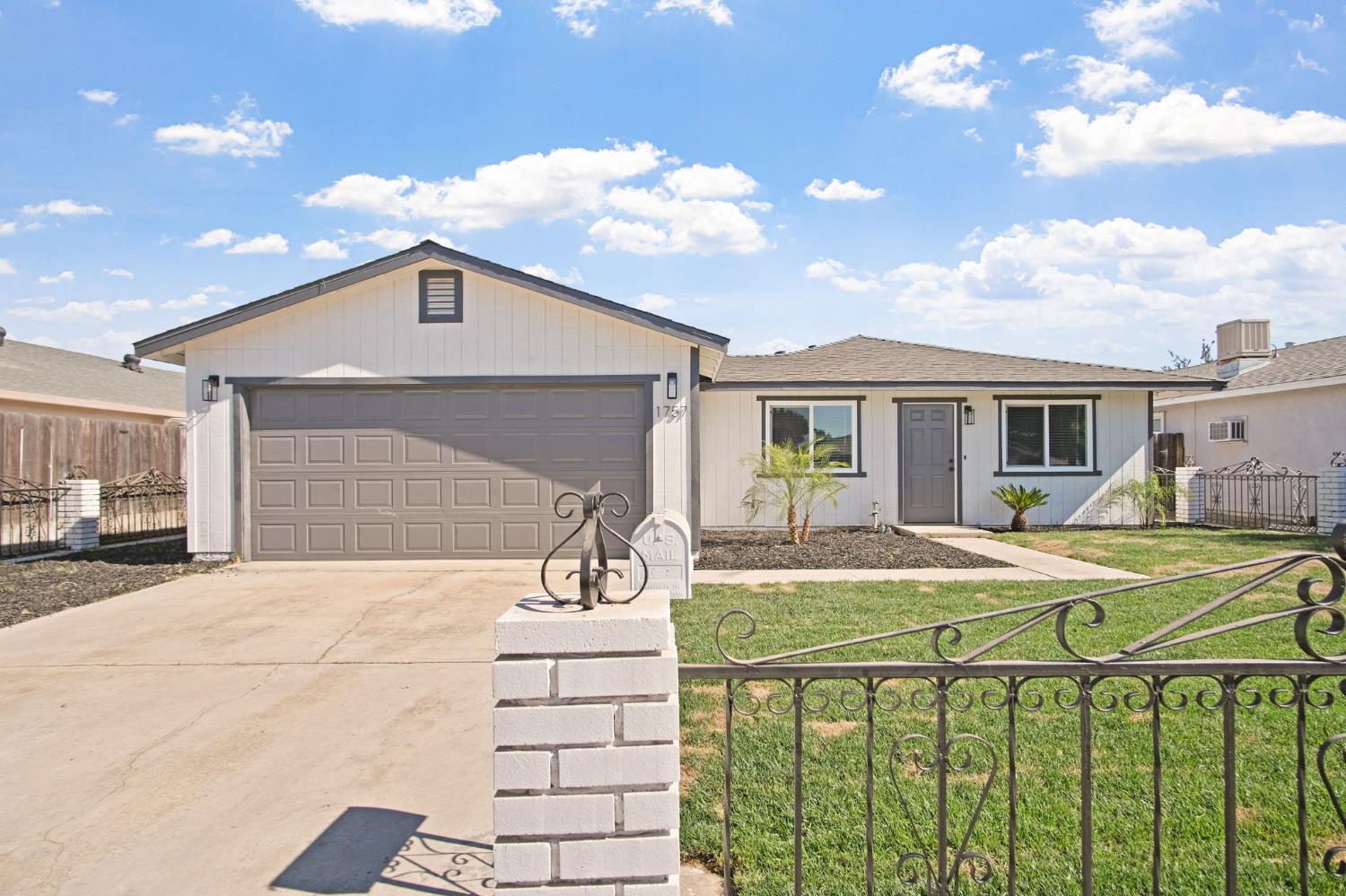 Detail Gallery Image 5 of 28 For 1757 Hickory Ave, Livingston,  CA 95334 - 4 Beds | 2 Baths