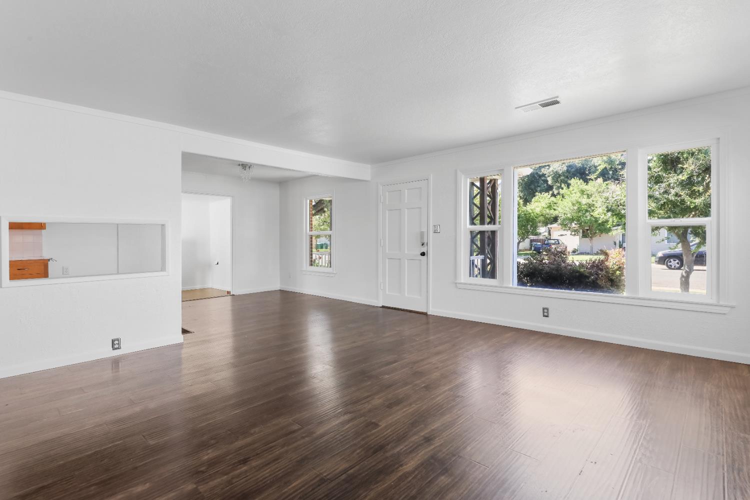Detail Gallery Image 6 of 29 For 535 Alicante Dr, Lodi,  CA 95240 - 3 Beds | 1 Baths