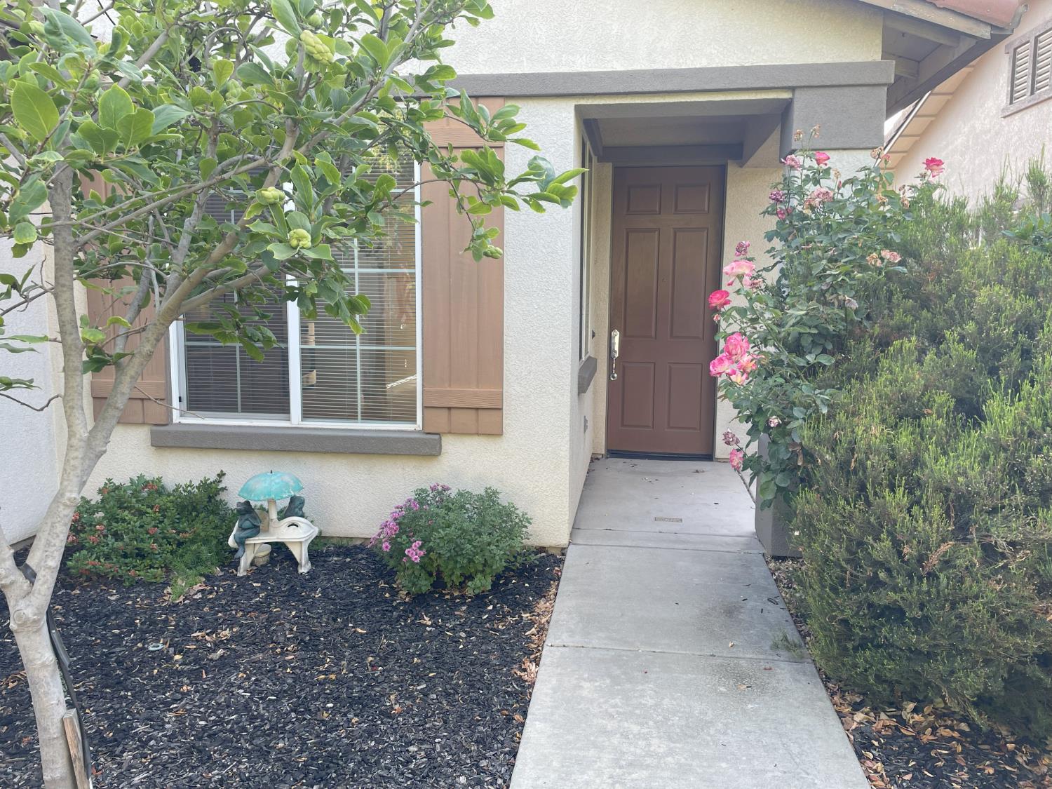 Detail Gallery Image 2 of 29 For 2367 Bellchase Ln, Manteca,  CA 95336 - 2 Beds | 2 Baths