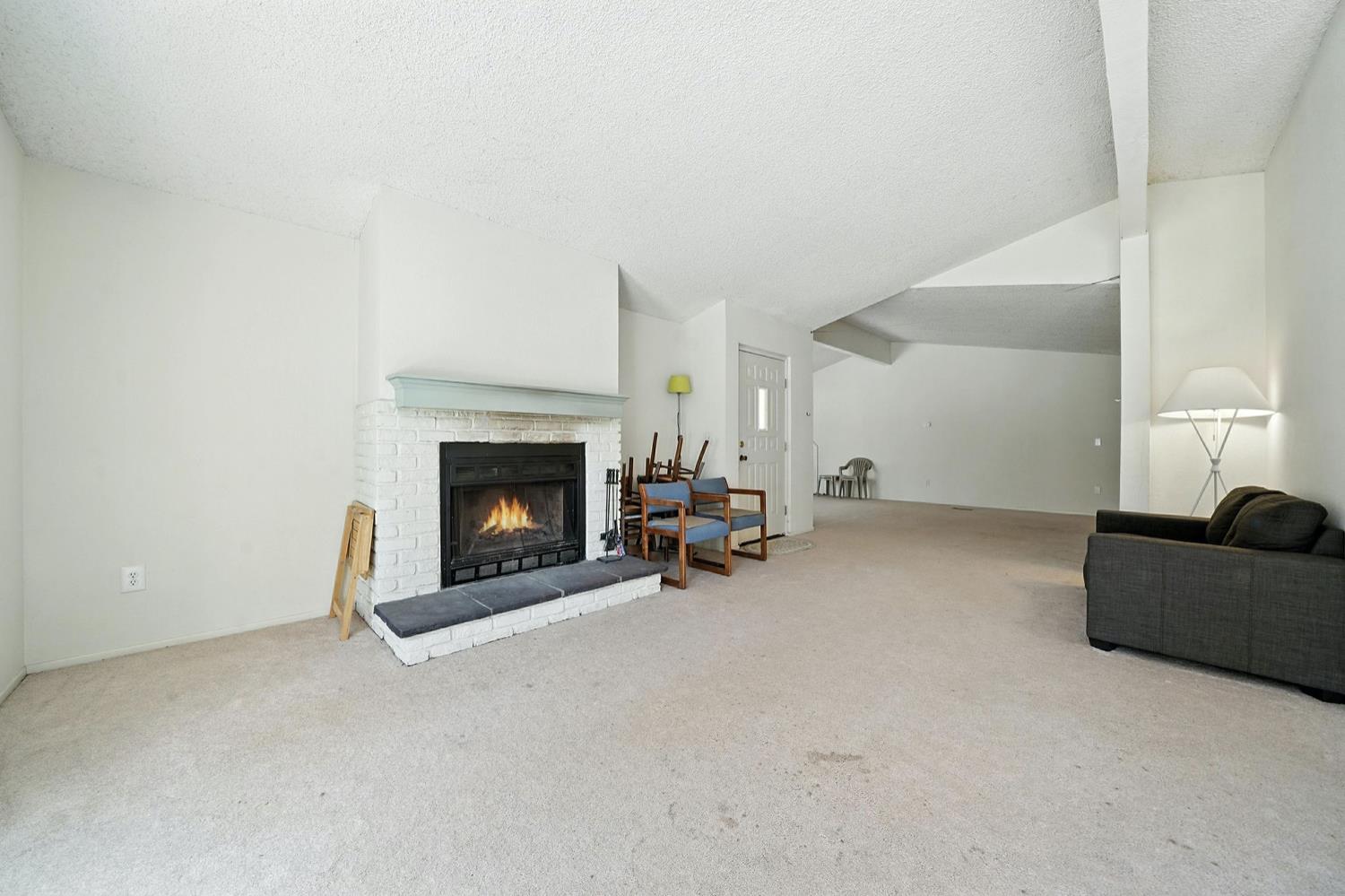 Detail Gallery Image 5 of 80 For 16000 Sutter Creek Rd, Sutter Creek,  CA 95685 - 3 Beds | 2 Baths